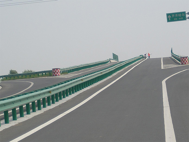 江西高速公路护栏的材质与规格